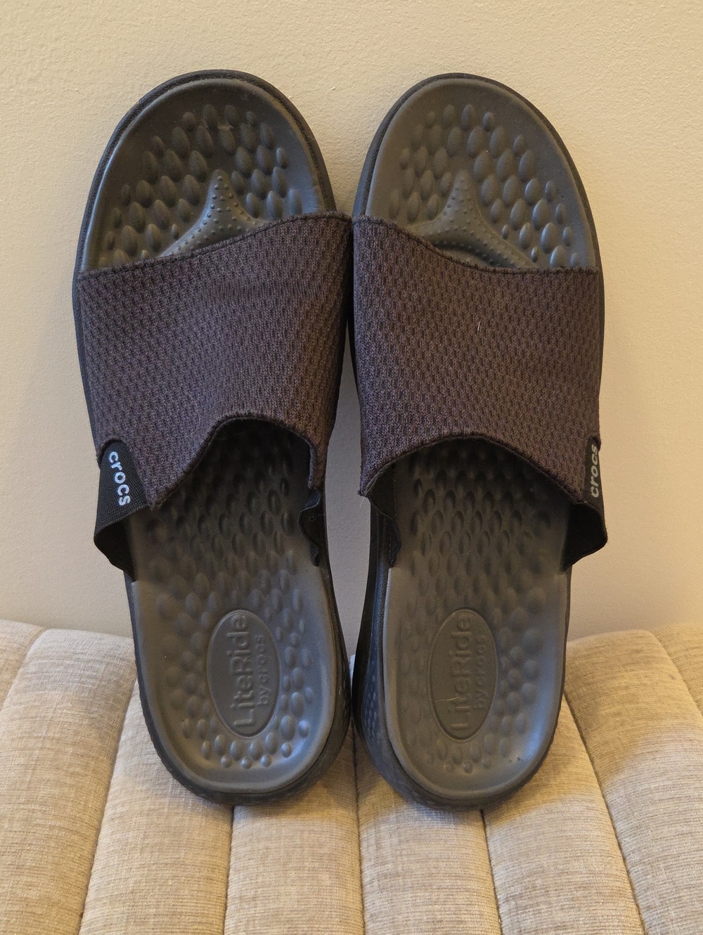CROCS Men's Size 11 Black Mesh Slide Sandals